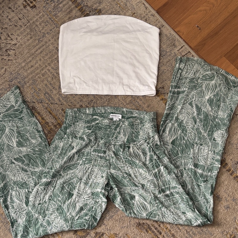 O'Neill Green and White Leaf Print Swim Coverup Set